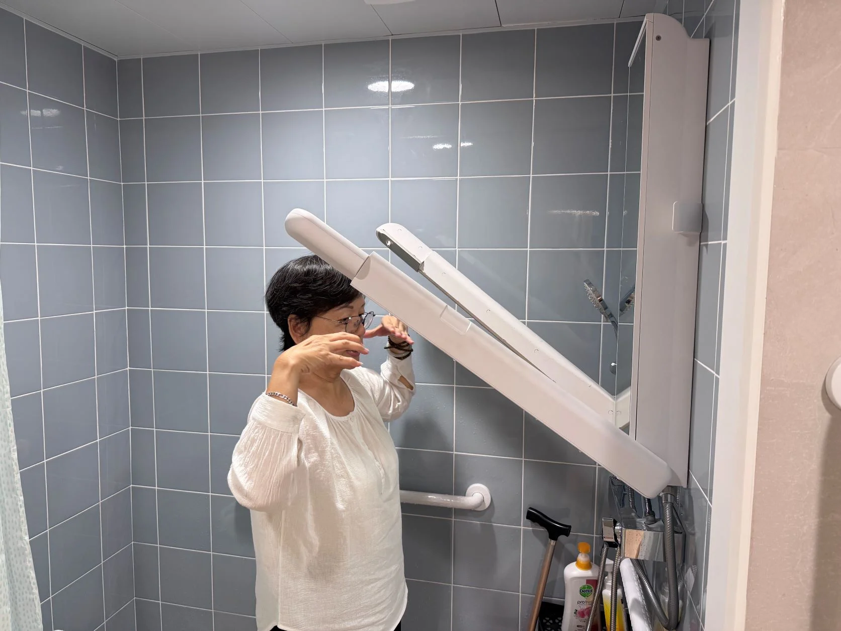 User Experience: A Bathing System Supporting Independent Living for Older Adults and Intergenerational Inclusion Image