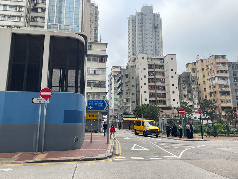 從油麻地地鐵站C出口 到路面， 轉向文明里 (即地鐵背面) 直行-相片